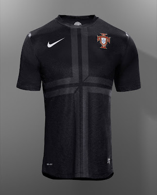 http://2.bp.blogspot.com/-CNgeLlHgQ2k/UQxZ7wSgOwI/AAAAAAAAEBQ/qsJZrtiibNY/s400/Nike_Football_Portugal_Away_Jersey_17159.jpg