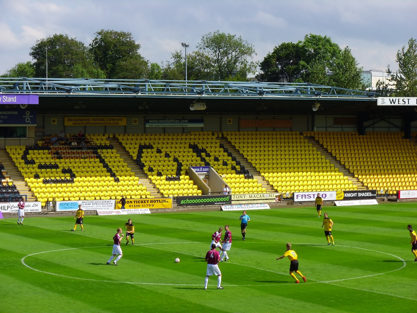 Damage in the Box! LIVINGSTON (Almondvale Stadium)