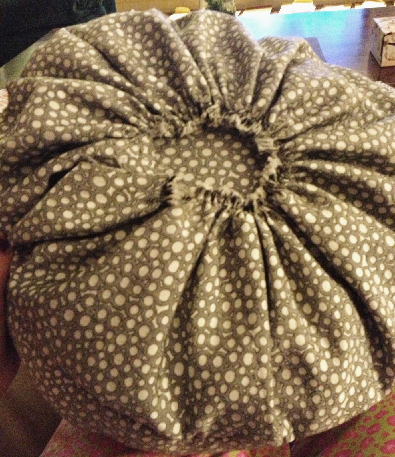 DIY Tutorial Gathered Circular Pillow