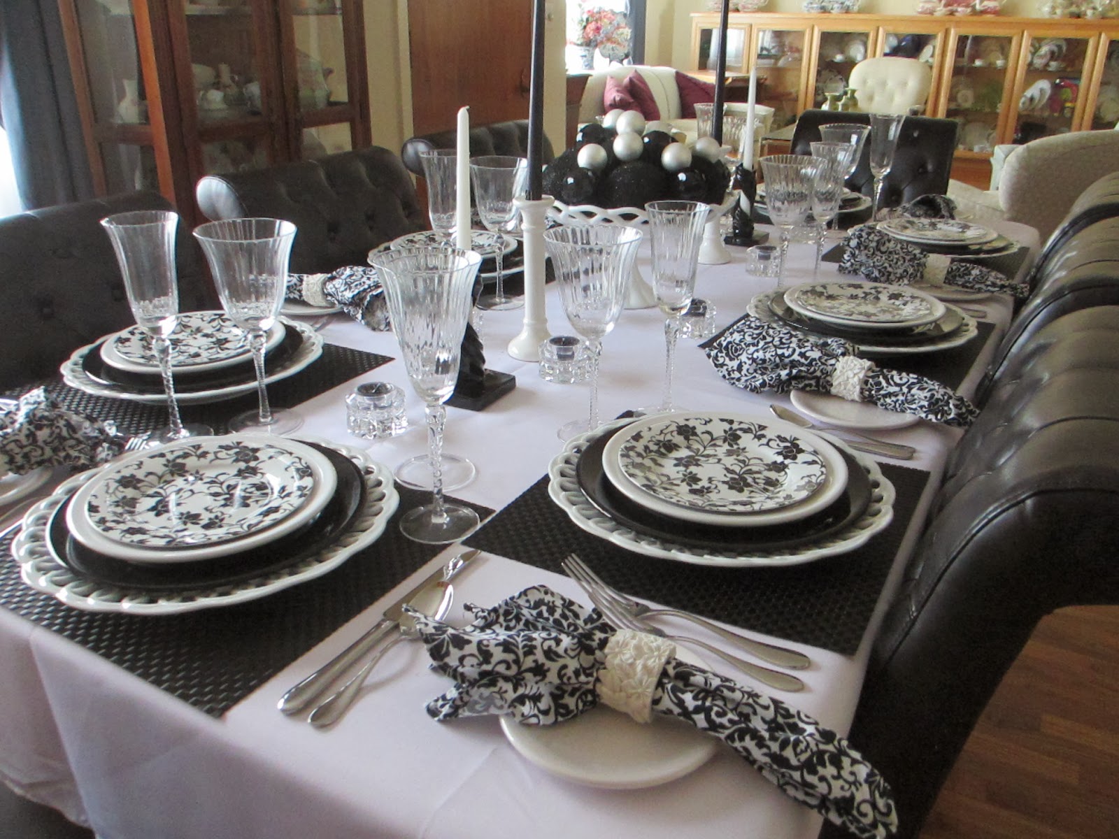 The Guest Black and White, Again Tablescape