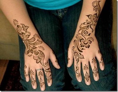  of their husband while choosing the simple mehndi designs for hands