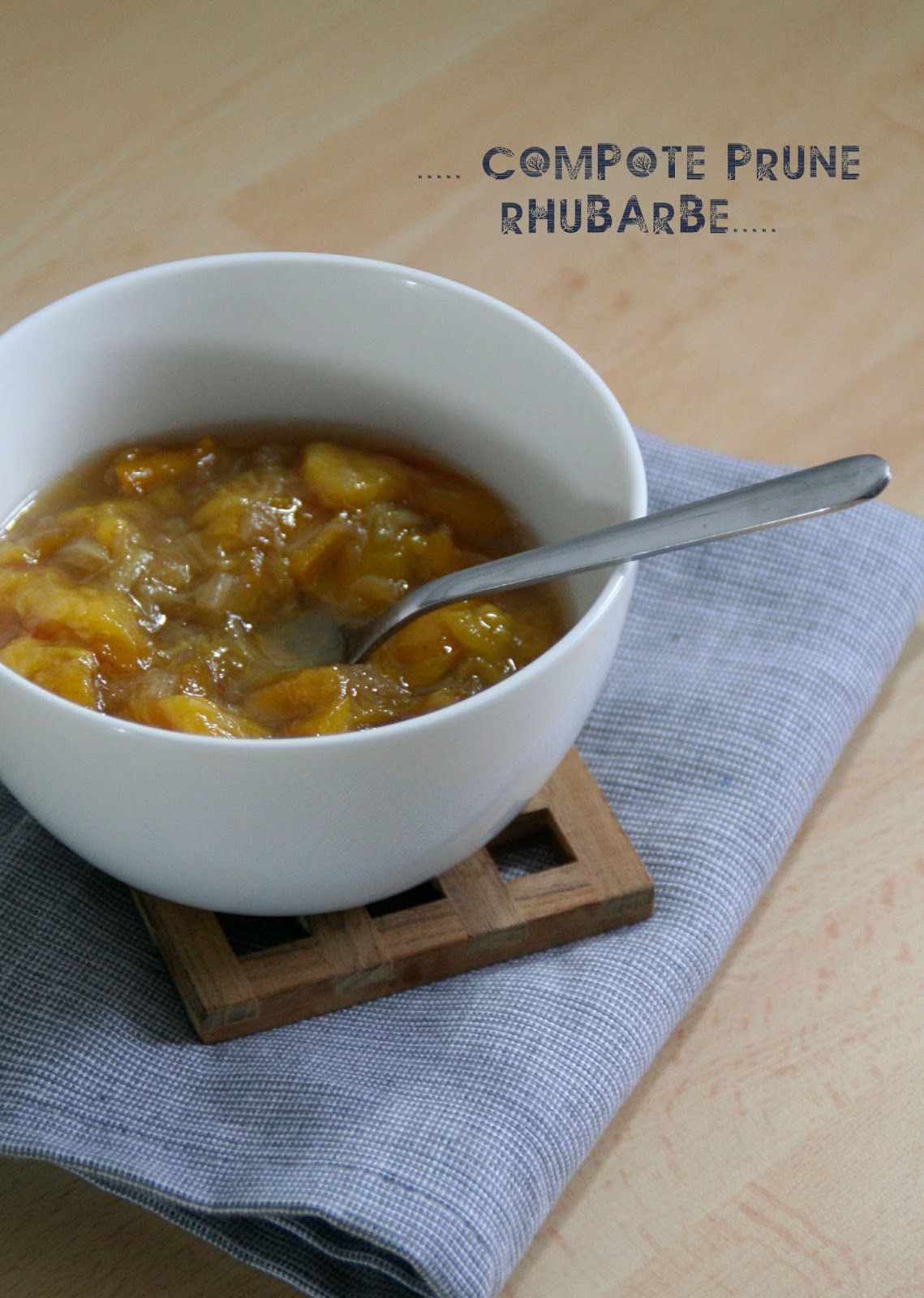 ET CHARLOTTE DÉCOUVRIT LA CUISINE... Compote Prunes et Rhubarbe