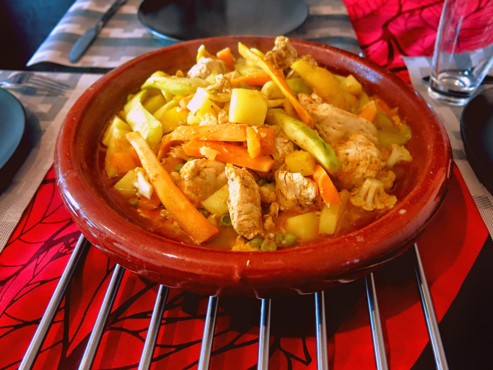 Kropla Oliwy Tagine z kurczakiem i warzywami