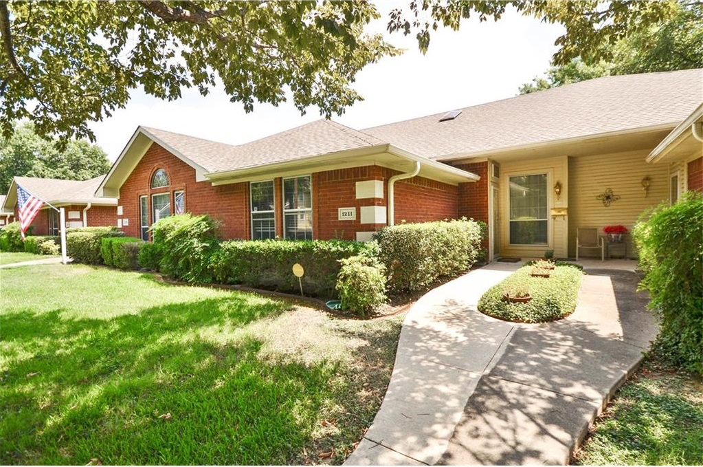 Harper Team Texas 2 Adorable Homes on West 3rd Avenue, Corsicana, TX