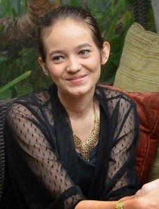 Foto Enzy Storia keren banget Foto Enzy Storia keren banget