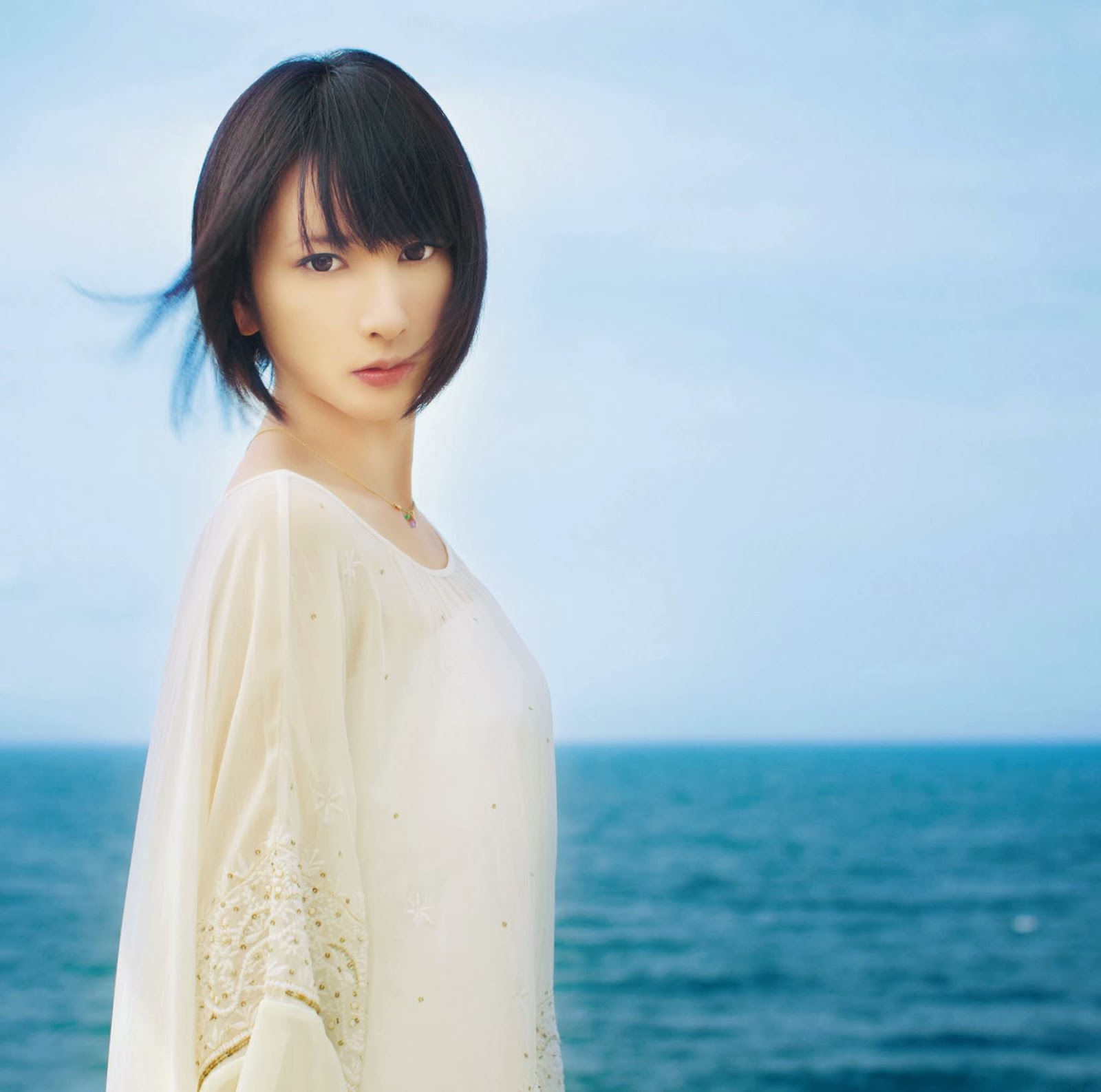 Download Wallpaper/Photo Eir Aoi