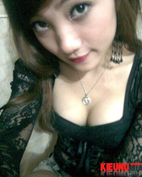 ảnh Lại ngắm mấy em 9x khoe vòng một to và khủng Kieunu.Info 03 tuyet vani girl chup anh tu suong zps6e3a6d4b Lại ngắm mấy em 9x khoe vòng một to và khủng