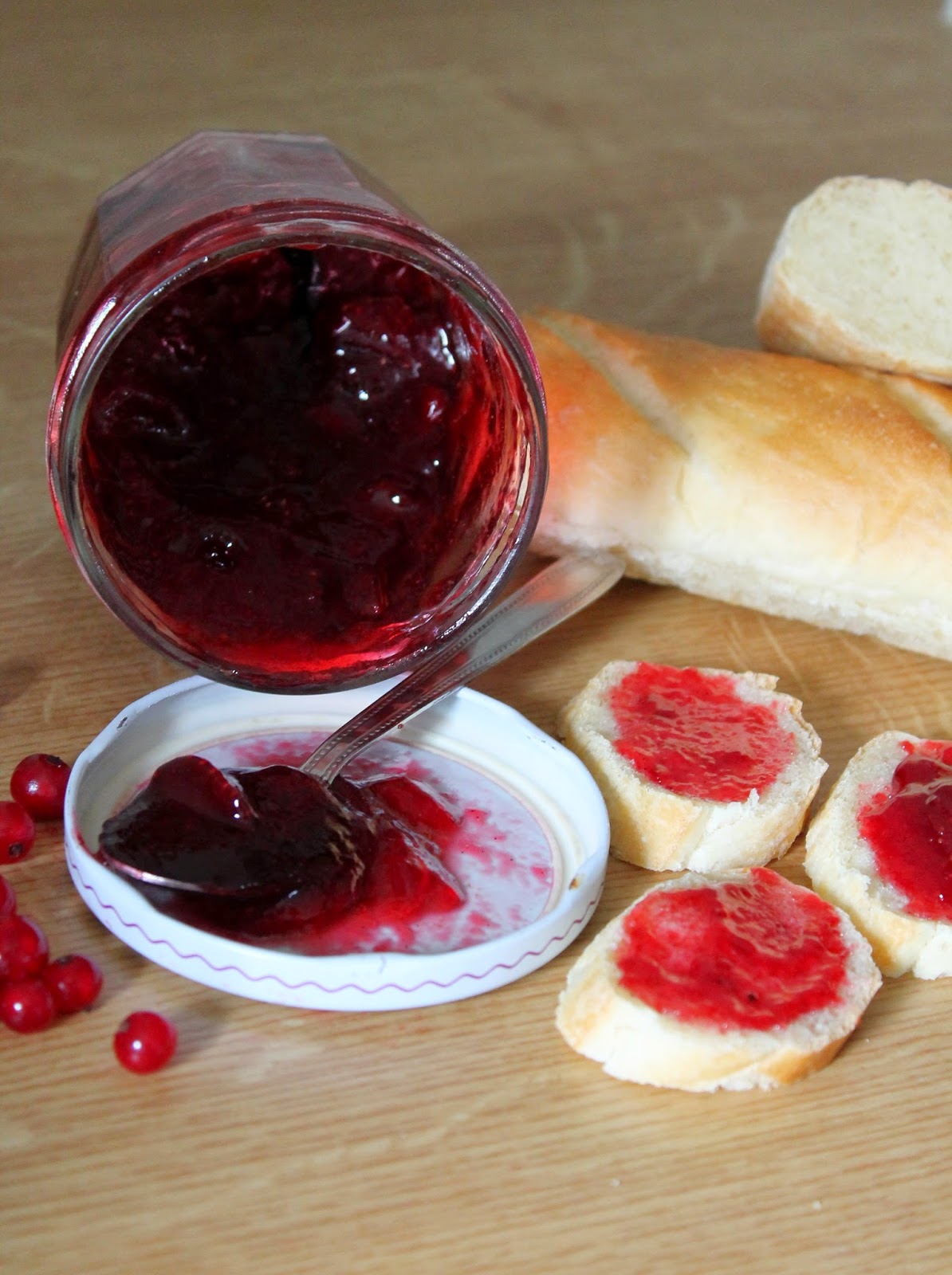 Confiture fraisegroseille et vanille