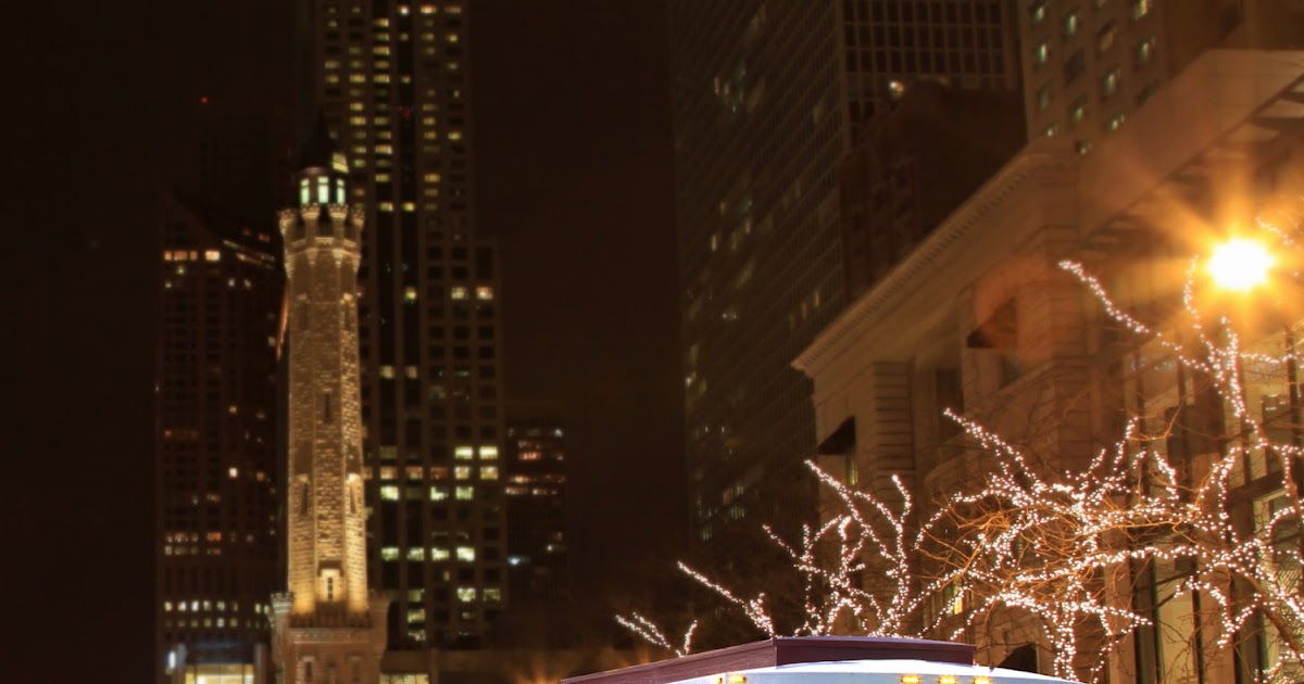 ChiIL Mama Trolley La La La Chicago Trolley Holiday Lights Tour 