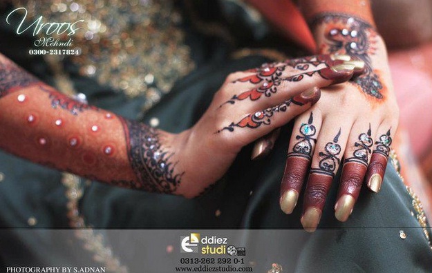 Uroos Mehndi Designs