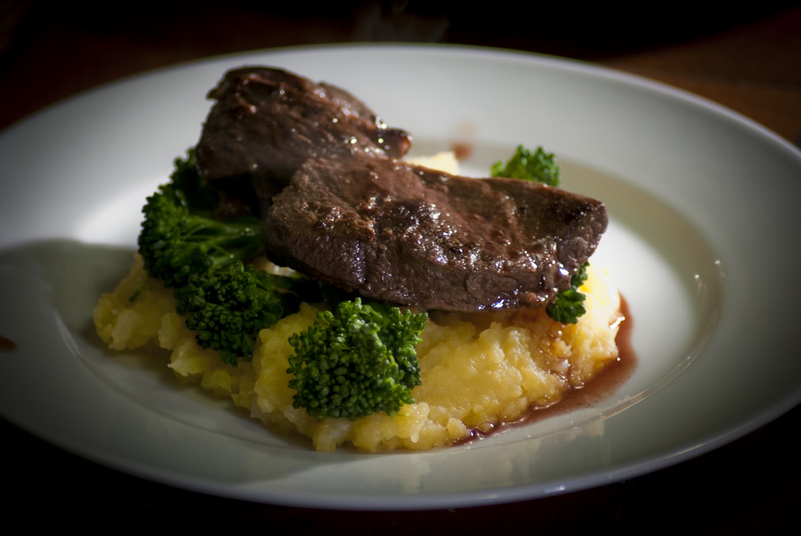 eatpointlove Panfried Venison w. Berry Jus, Swede Mash & Broccoli (8pp)