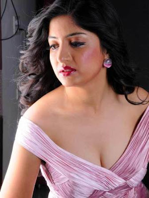 Poonam Kaur Sexy Wallpapers