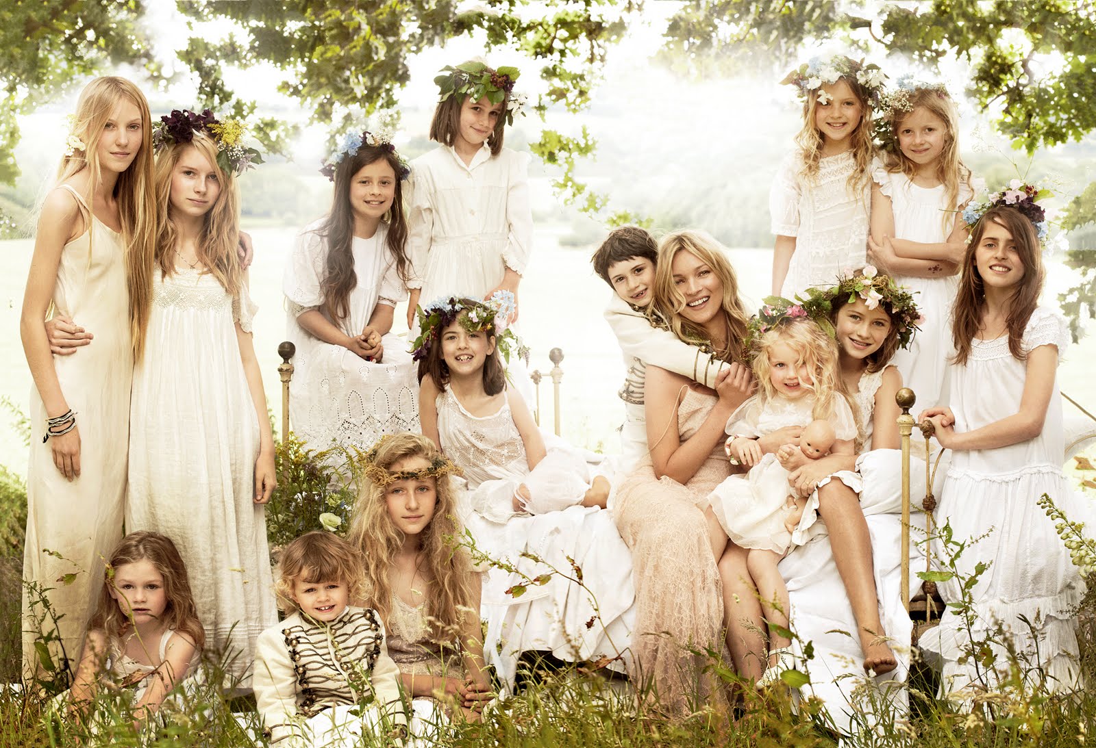 http://2.bp.blogspot.com/-CYuPiqafDnk/TmQzhjvw6YI/AAAAAAAAA_E/Yy5rFyJ7JAo/s1600/bridesmaids.jpg