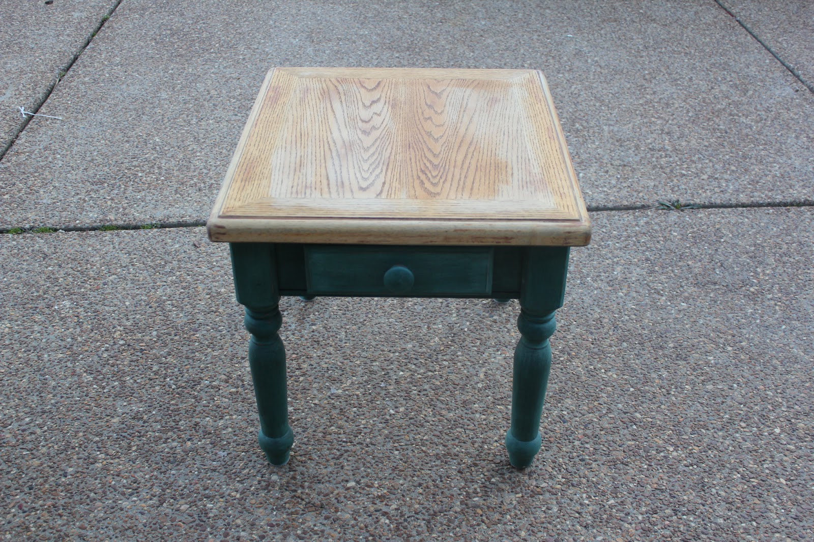 Callie's Crafts Chalk Paint End Table (update)