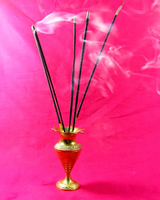 Why Smoke Of Agarbatti Or Incense Sticks Is harmful For Health in Hindi Why Smoke Of Agarbatti Or Incense Sticks Is harmful For Health in Hindi