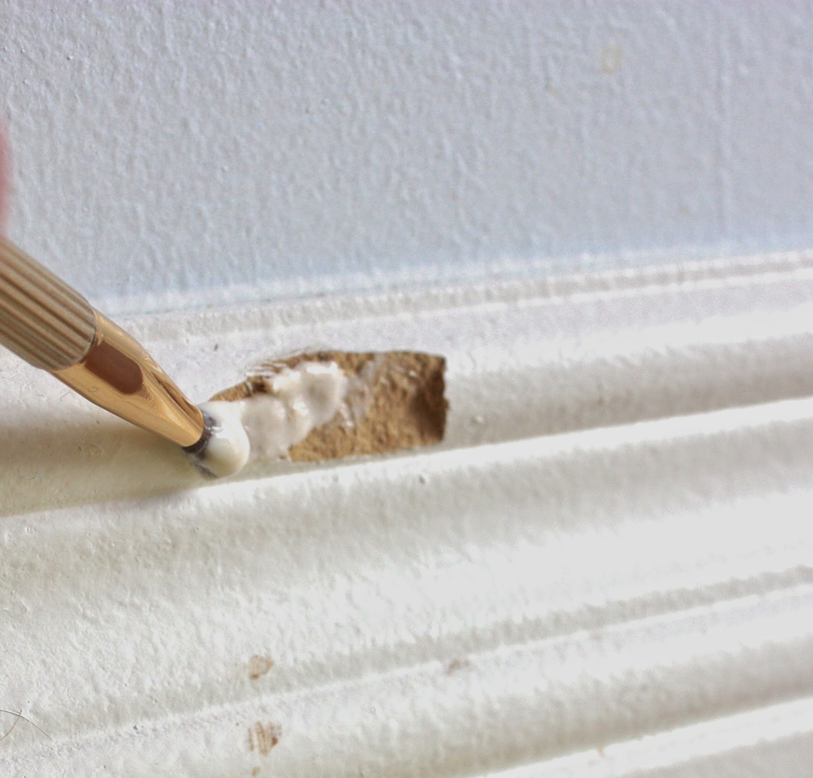 Artsybuildinglady Repair A Chipped Baseboard