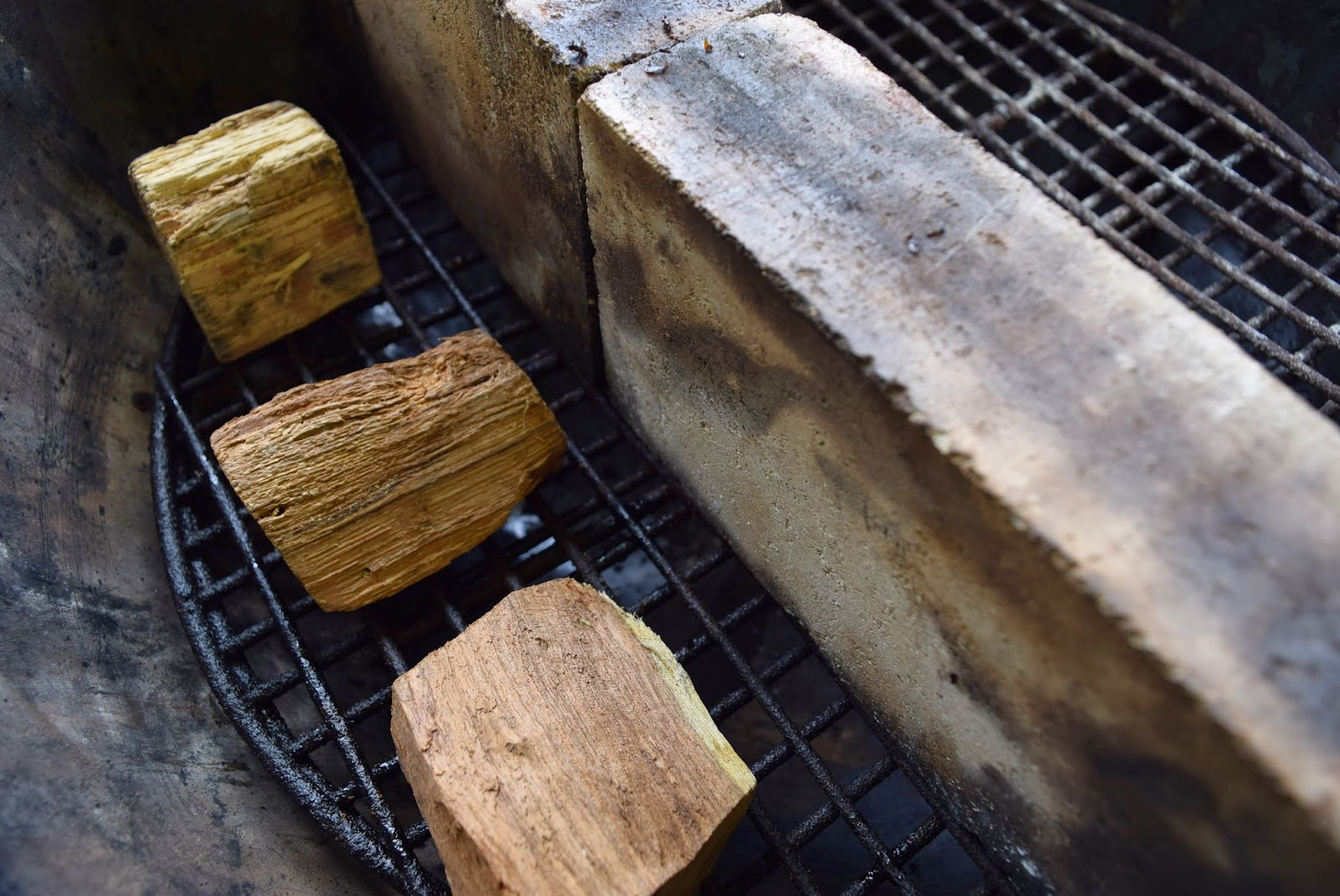 Cast Iron Texas How to Smoke on a er Kettle
