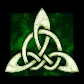 Triqueta símbolo de igualdad, eternidad e indivisibilidad.