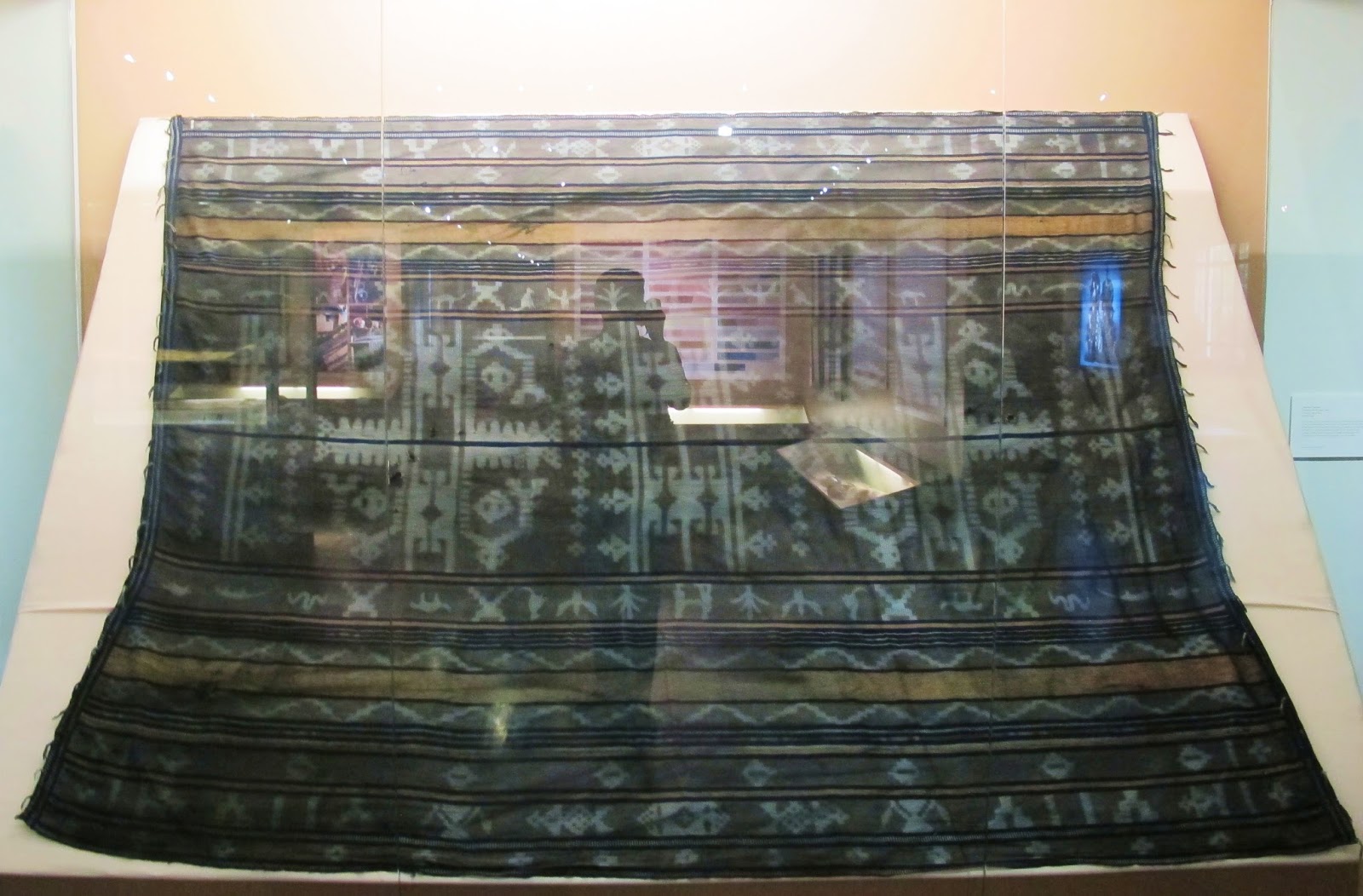 Gridcrosser Wonder World of Weaves The Textile Galleries of the