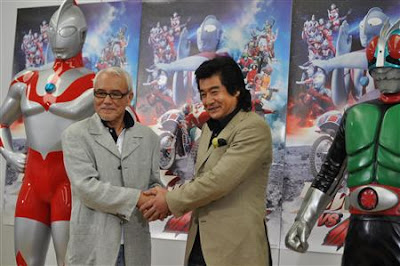 Sussumu Kurobe (Hayata) e Hiroshi Fujioka (Takeshi Hongo) em 2011 Sussumu Kurobe (Hayata) e Hiroshi Fujioka (Takeshi Hongo) em 2011