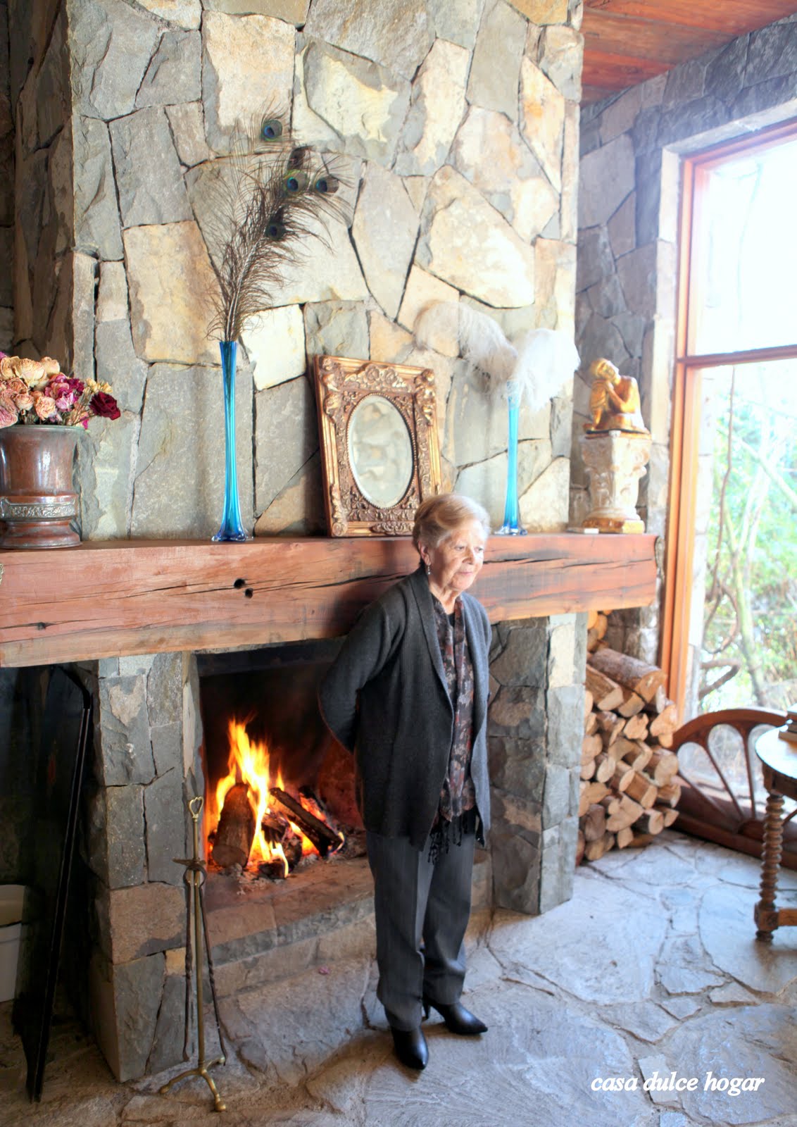 casa dulce hogar: Alrededor de la chimenea en familia