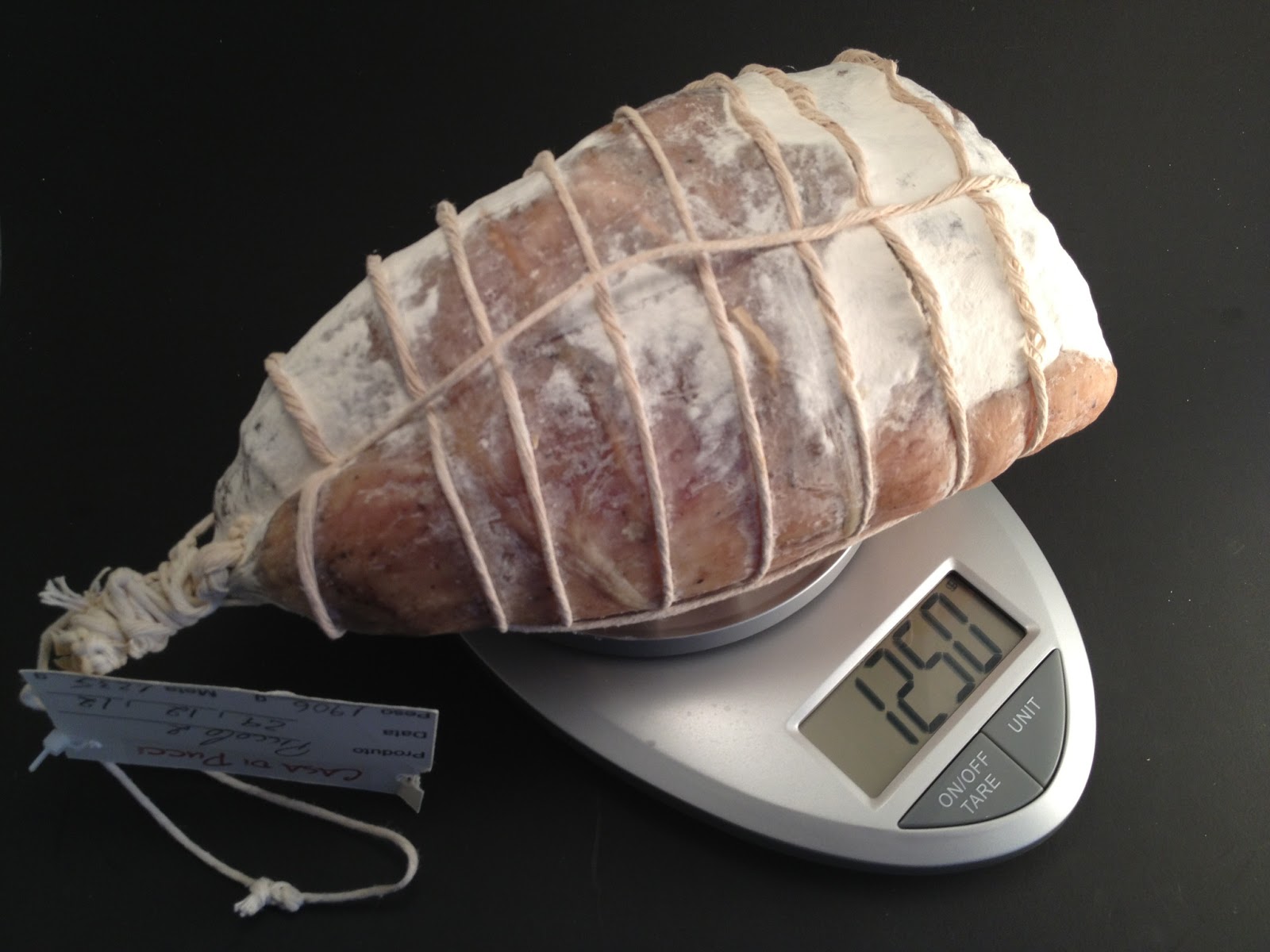 PROSCIUTTO PICCOLO 2 PRESUNTO CRU CHARCUTARIA CASA DI PUCCI