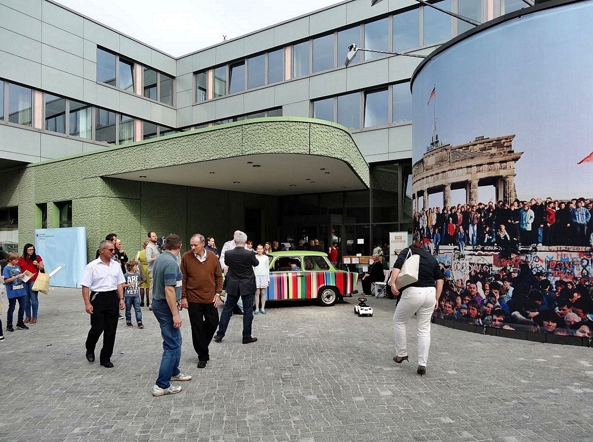 Ambasada Niemiec przy ulicy Jazdów w Warszawie