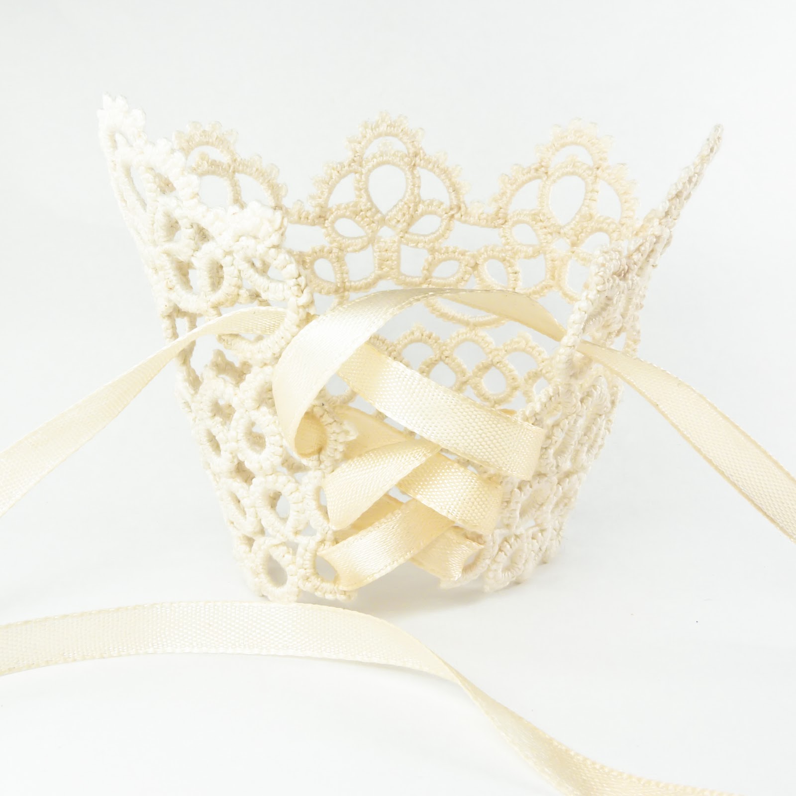 Decoromana Bridal Ivory lace cuff bracelet