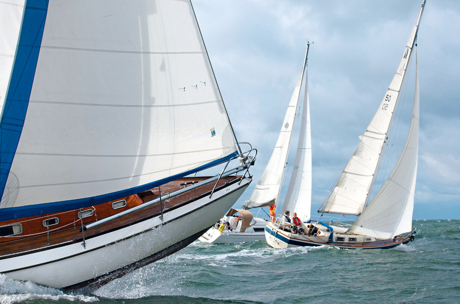 YachtTV video long keeler vs. short keeler S/Y Dolphin Dance