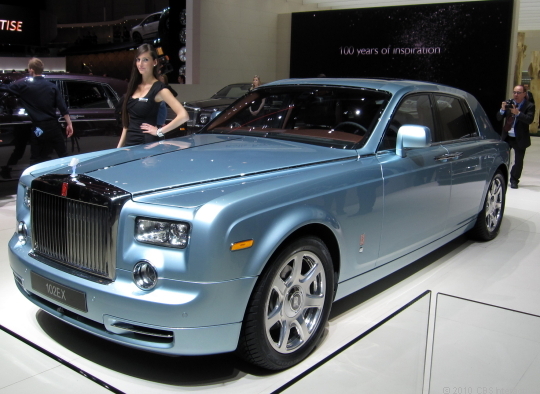 RollsRoyce 102EX concept of electric At nearly 6000 pounds 