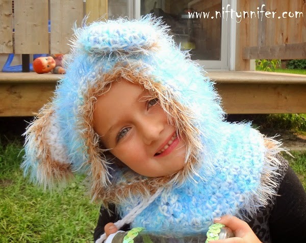 Free Crochet Pattern ~ Beautiful Blue Bear Hood http://www.niftynnifer.com/2014/08/free-crochet-pattern-beautiful-blue.html #Crochet #Bear #Crochetbearhood