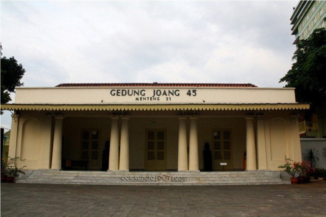 Gedung Museum Juang 45