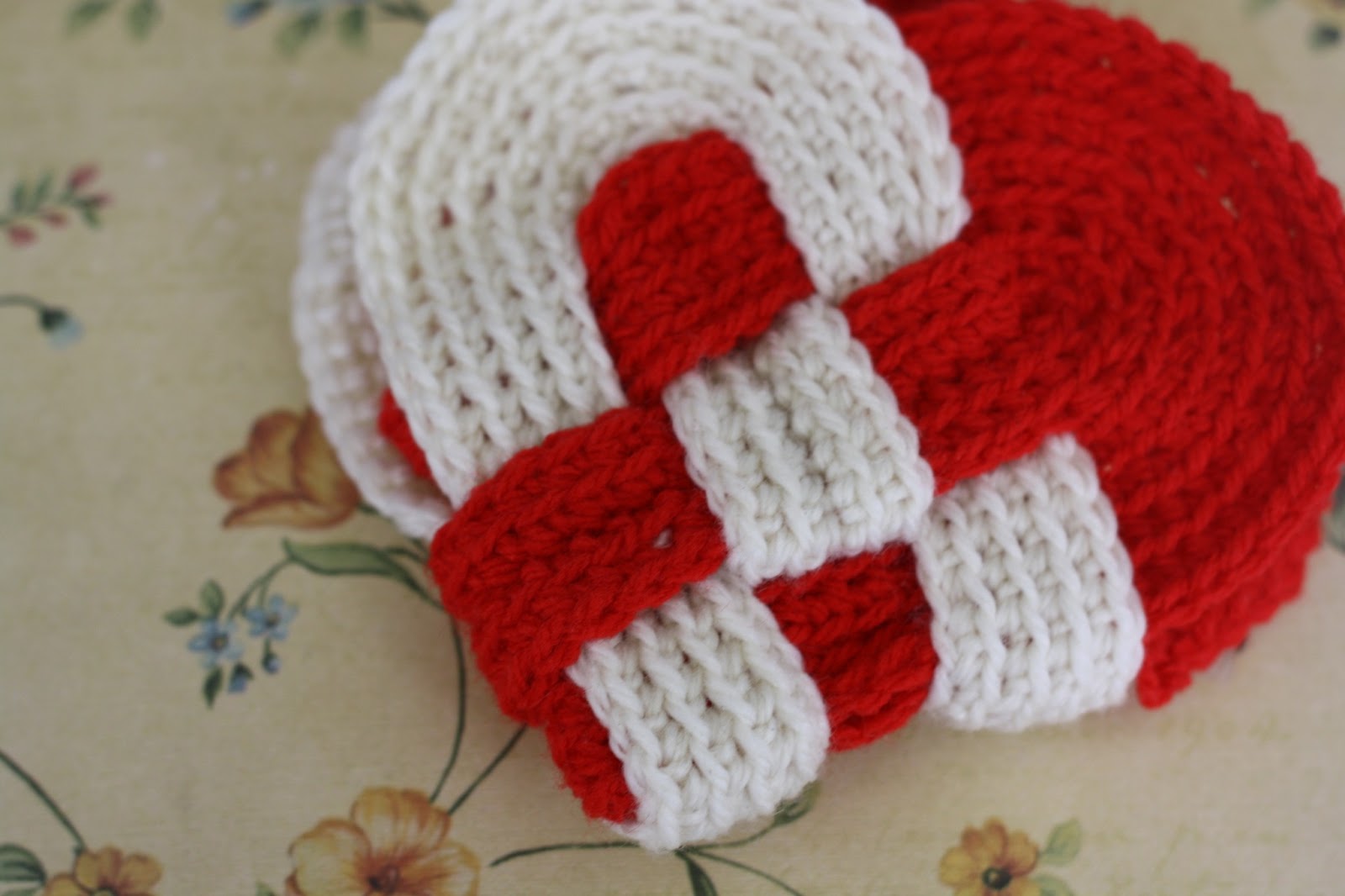How To Crochet a Heart {10 Days of Hearts} Day 7. Danish Heart Basket