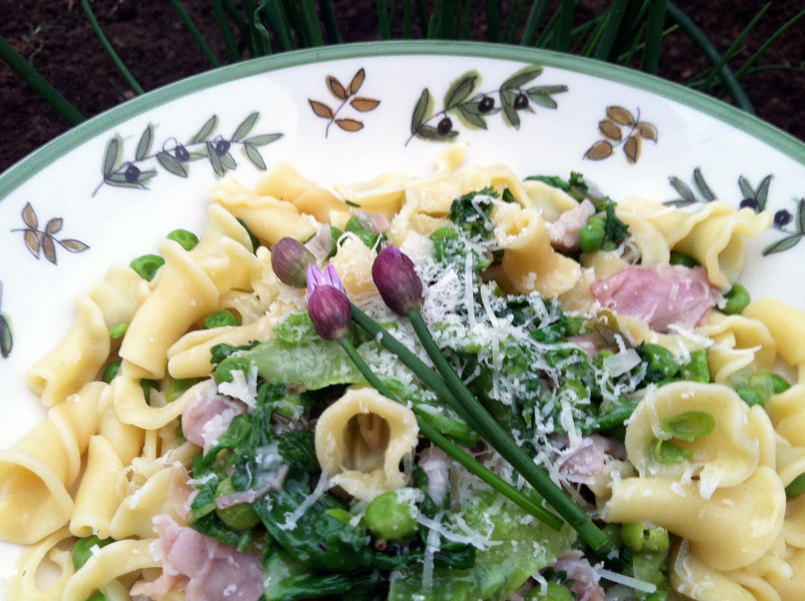 A Couple in the Kitchen Spring Pasta with Prosciutto, Lettuce and Peas