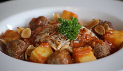  Dawood Basha (Meatballs with Vermicelli Rice)