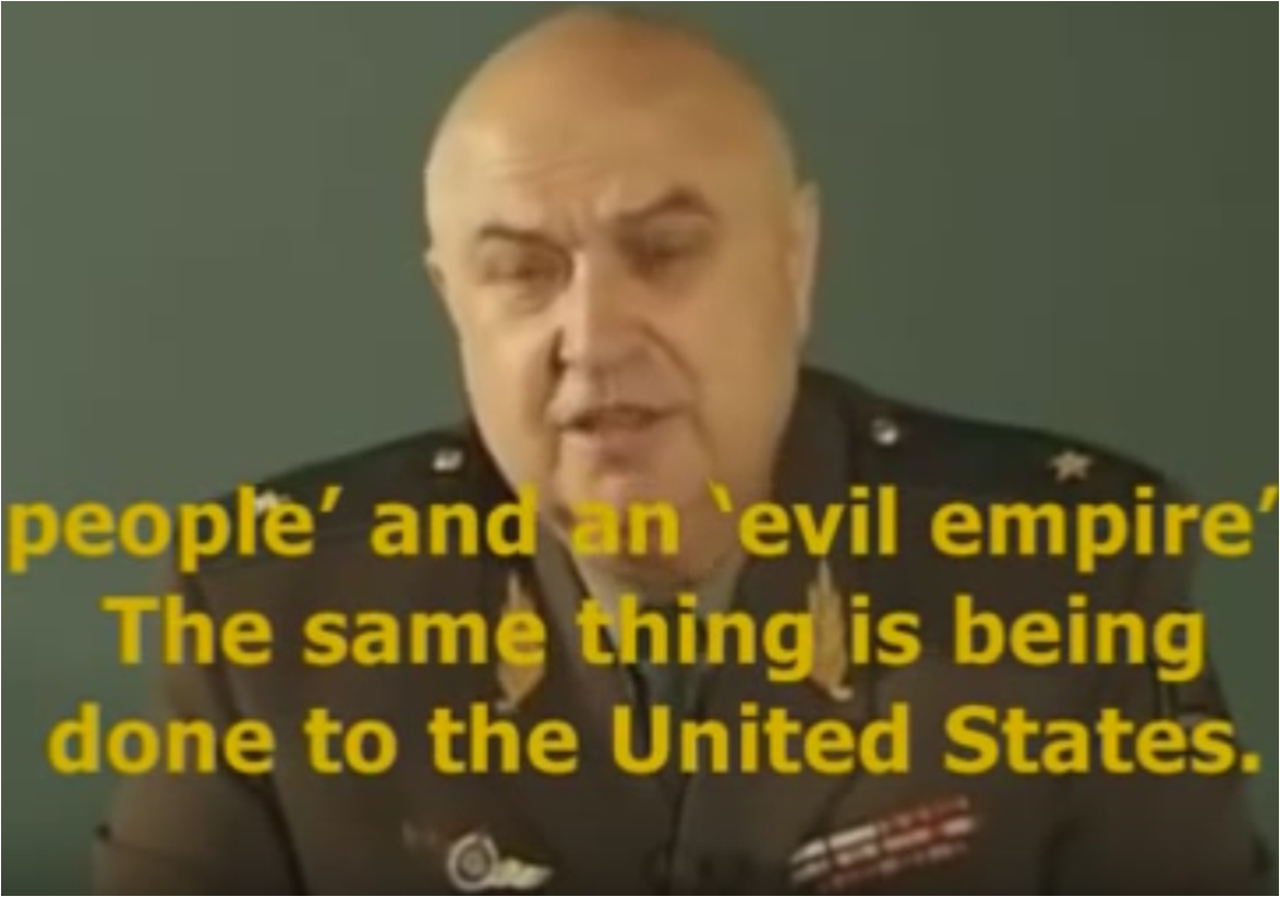 Général Konstantin Petrov (Ret) sur la démolition artificielle des États-Unis...