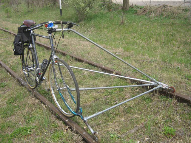 Rail Bike: bicicleta anda sobre trilhos