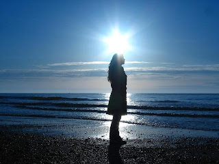 نقره لتكبير أو تصغير الصورة ونقرتين لعرض الصورة في صفحة مستقلة بحجمها الطبيعي