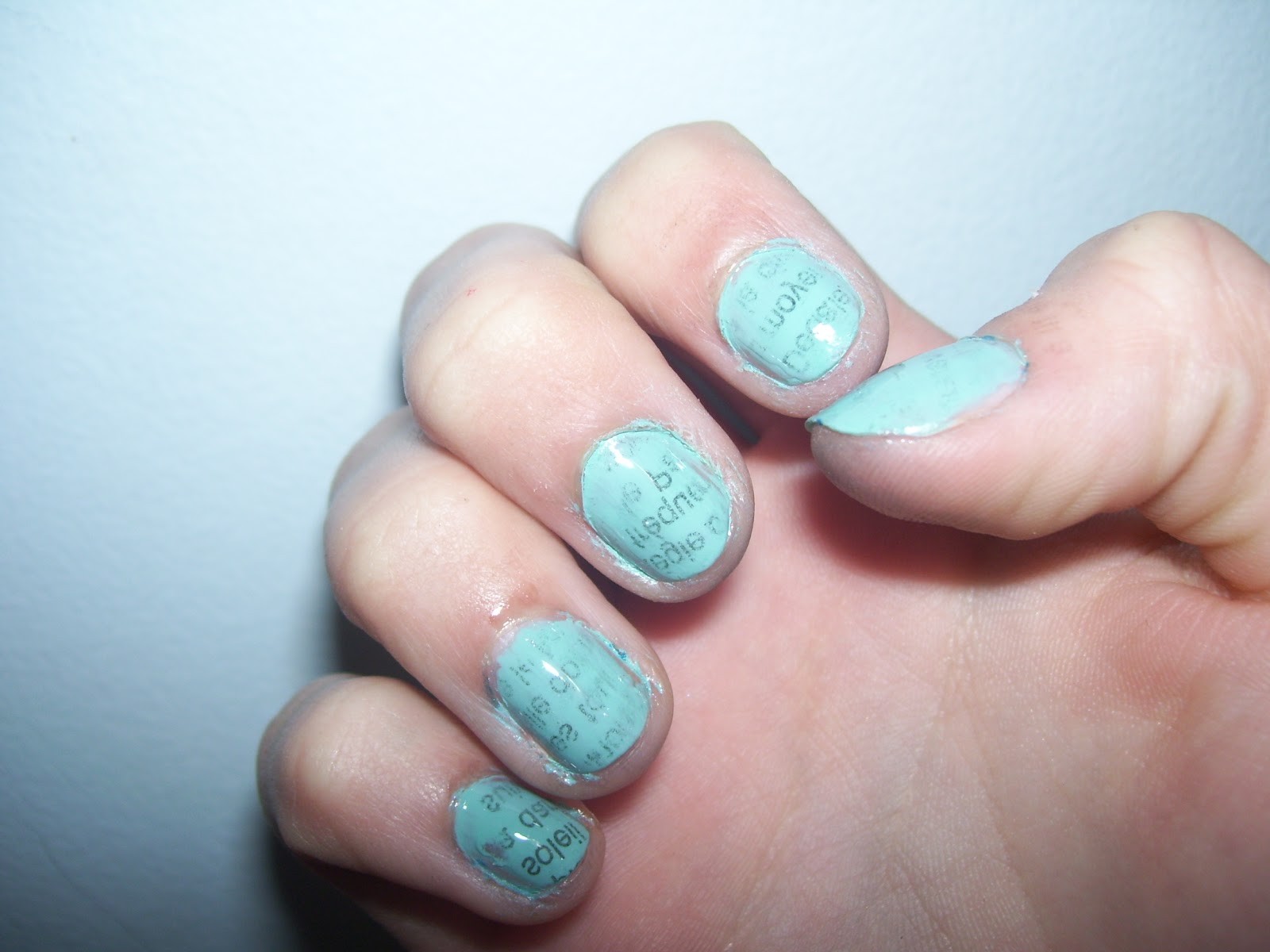 A Little Purple Folie... Newspaper Nails/Ongles Imprimé Journaux