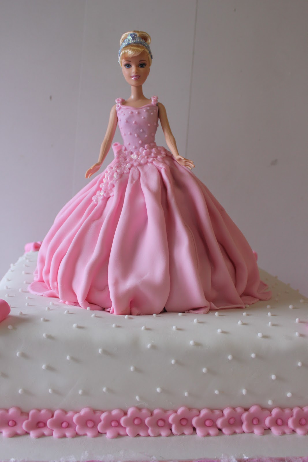 Bolos Decorados: Bolo Decorado Barbie Princesa e Cupcakes