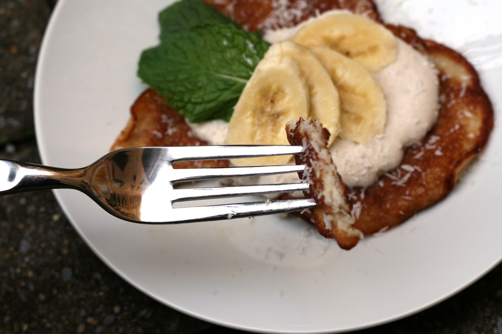 CupcakesOMG! TwoFaced Paleo Coconut Banana Pancakes