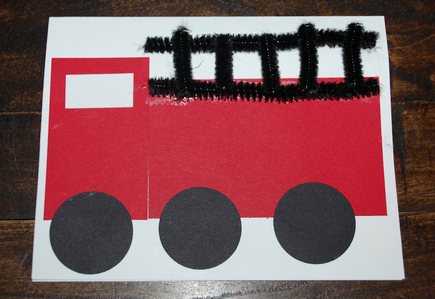 Fire+Truck+Craft+Preschool ... sweetandlovelycrafts blogspot com 2011 08 footprint fire trucks html