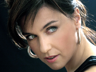 Muzik Dinle Sevval Sam Bellona Reklam Muzigi Dinle