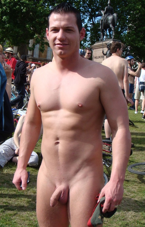 Blog pics public naked men