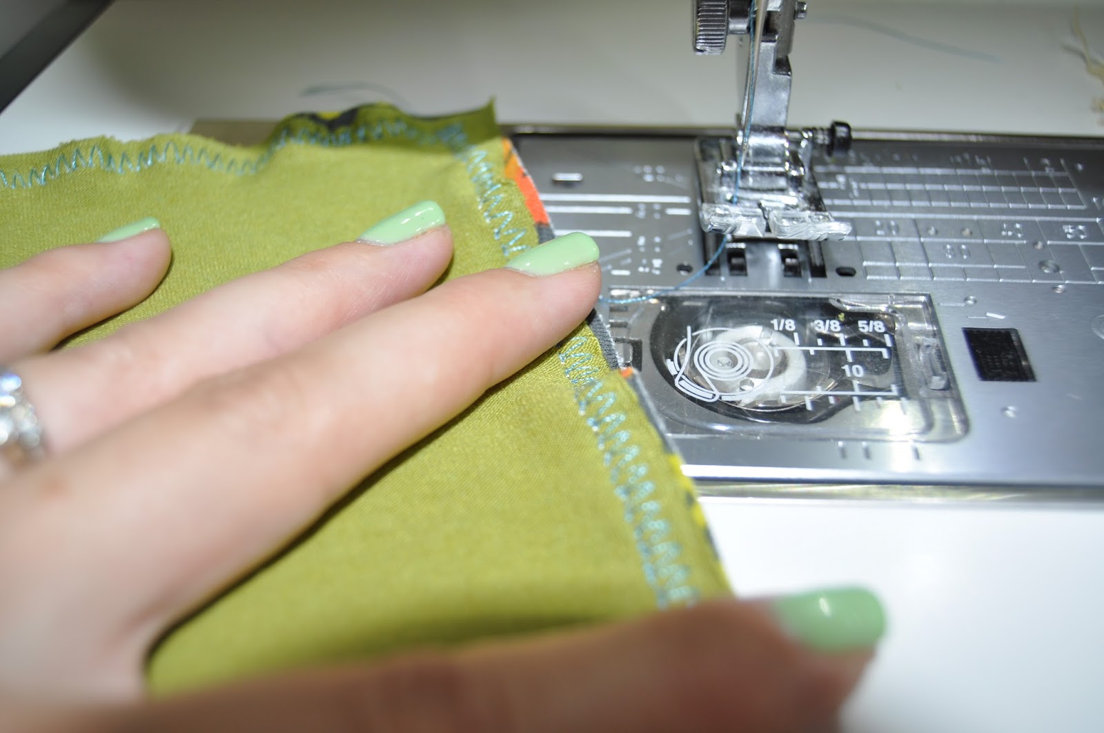 This Sew Crazy Life How to sew knits on a regular sewing machine. No