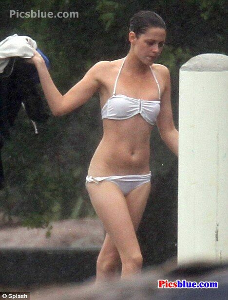 Kristen Stewart bikini pictures
