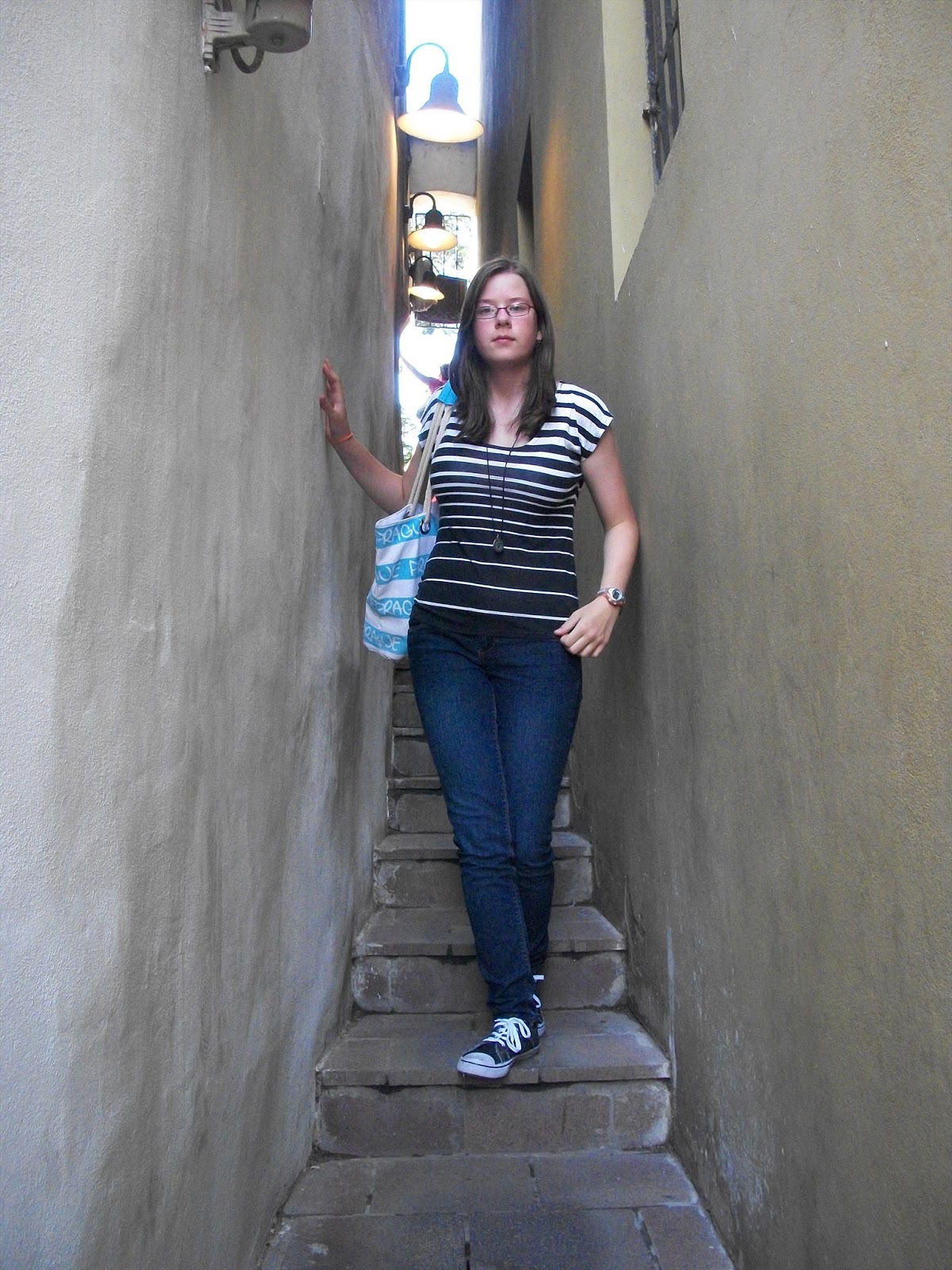 Pix Grove Narrowest Street in Prague