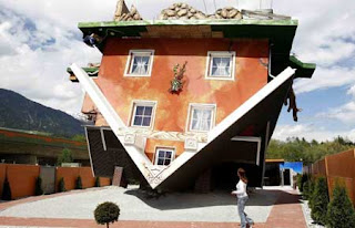 نقره لتكبير أو تصغير الصورة ونقرتين لعرض الصورة في صفحة مستقلة بحجمها الطبيعي