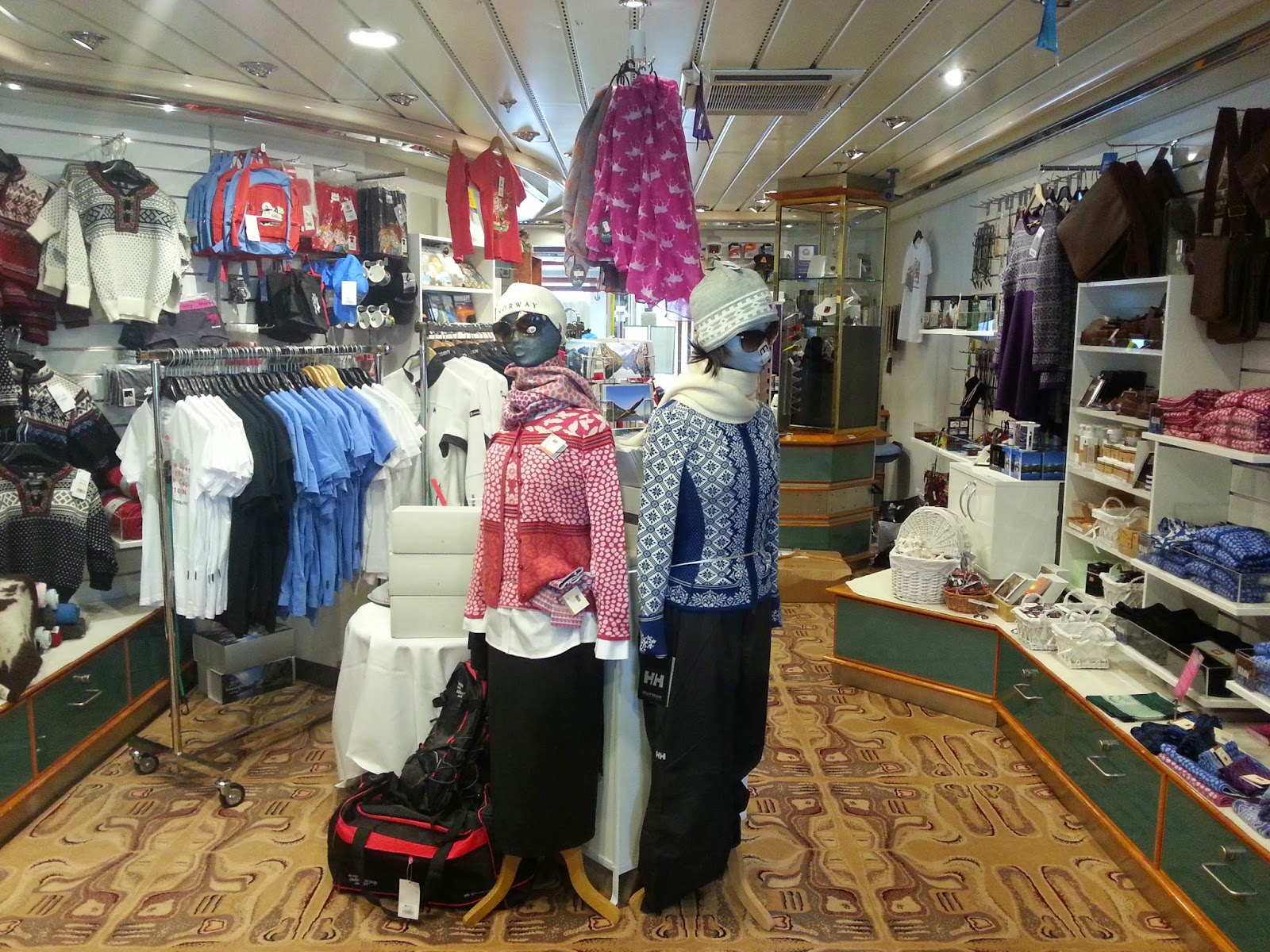 Hurtigruten MS Nordkapp - Shop Hurtigruten MS Nordkapp - Shop