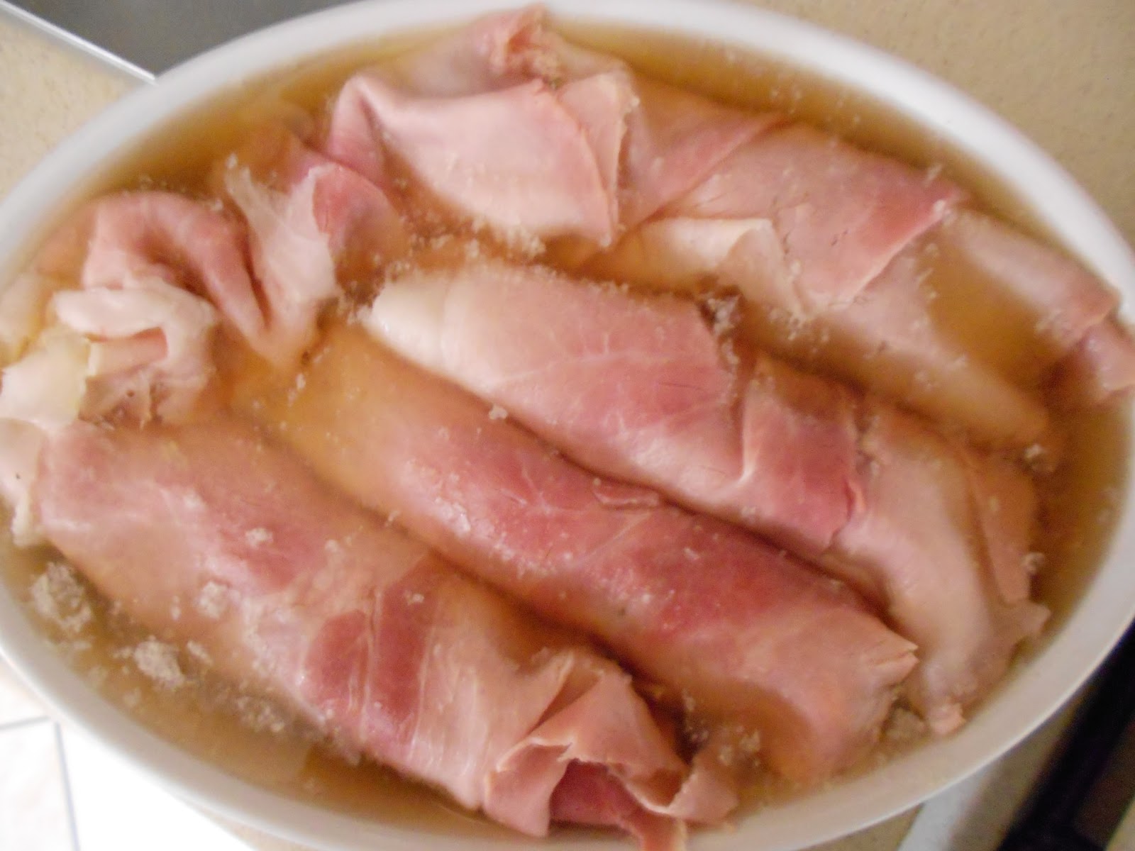 Libri, mugugno e cioccolato RICETTA Involtini di prosciutto in gelatina